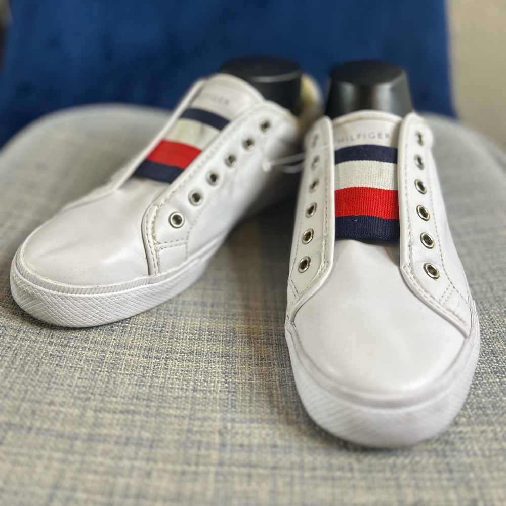 Tommy Hilfiger Kids White Sneakers with Stripe - Picture 1 of 9
